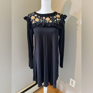 Cupio Sz M Black Long Sleeve Dress Embroidered Floral Ruffle